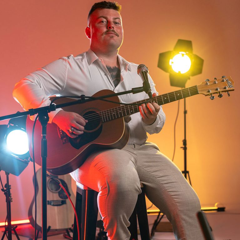 Melbourne Musician Acoustic Guitarist and DJ for Weddings and Events Zak Shepherd